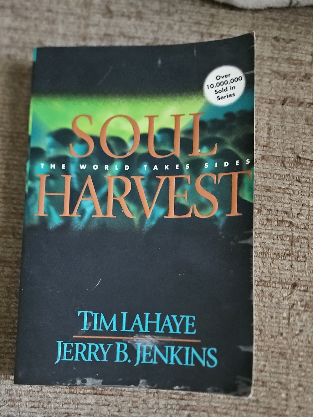 Soul Harvest by Tim LaHaye & Jerry B. Jenkins - Black/Green Paperback